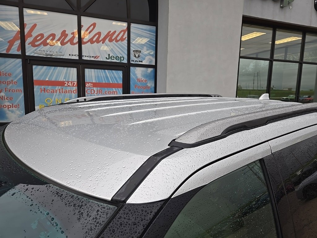 Used 2017 Ford Explorer XLT image 22