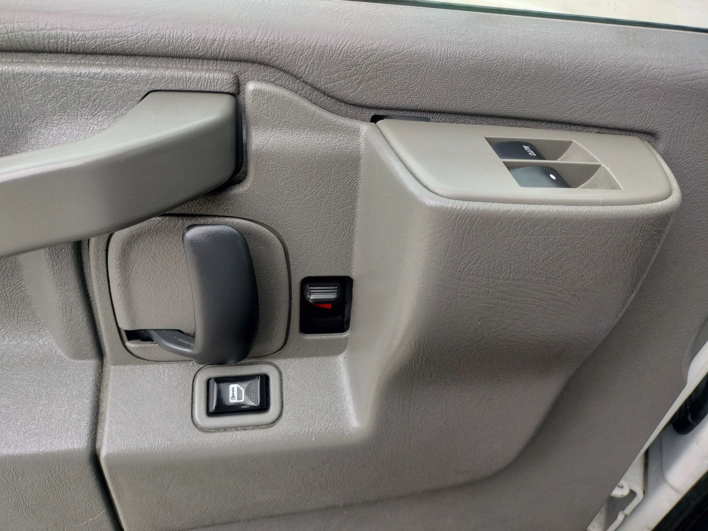 Used 2017 Chevrolet Express 2500 LS image 15