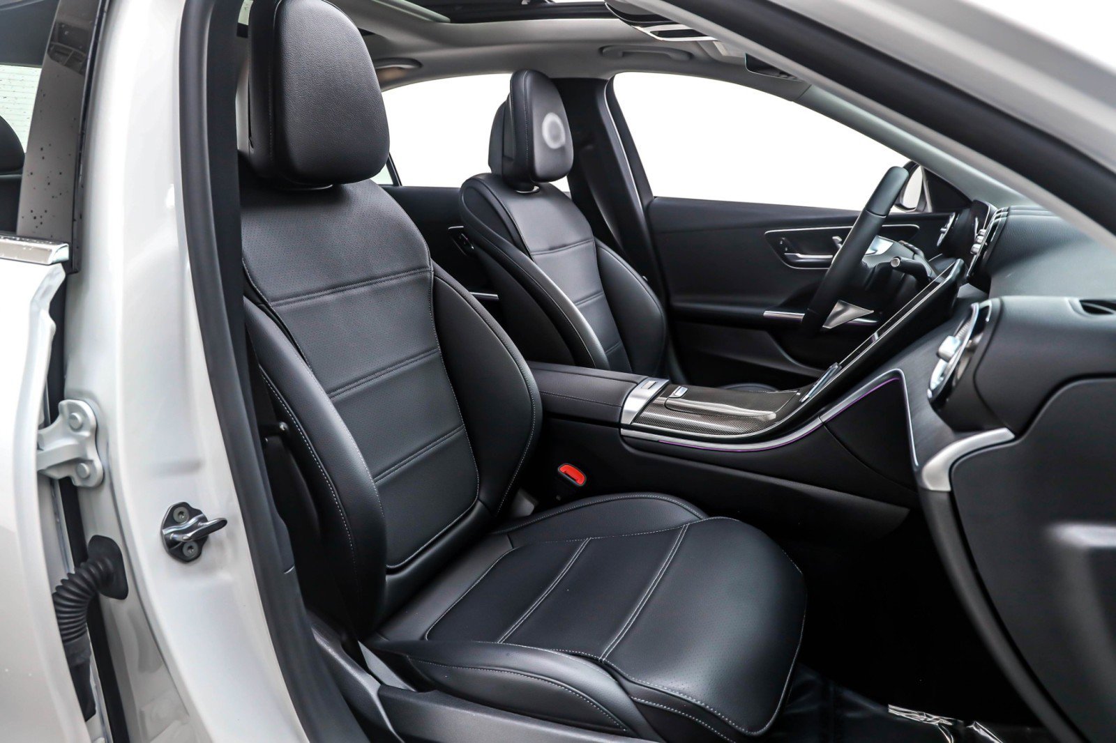 Used 2023 Mercedes-Benz C 300 Sedan image 6