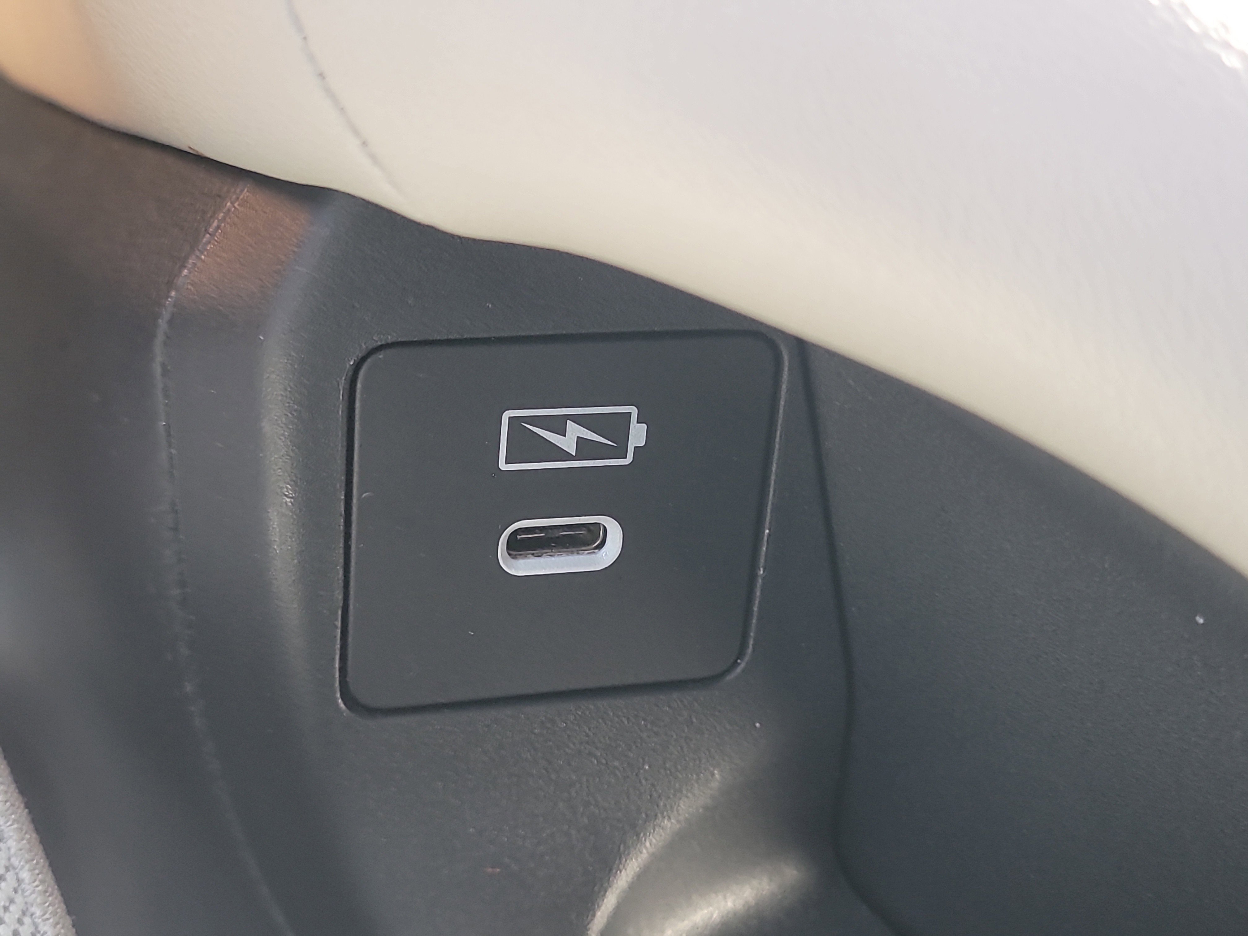 Used 2025 Honda HR-V LX image 25