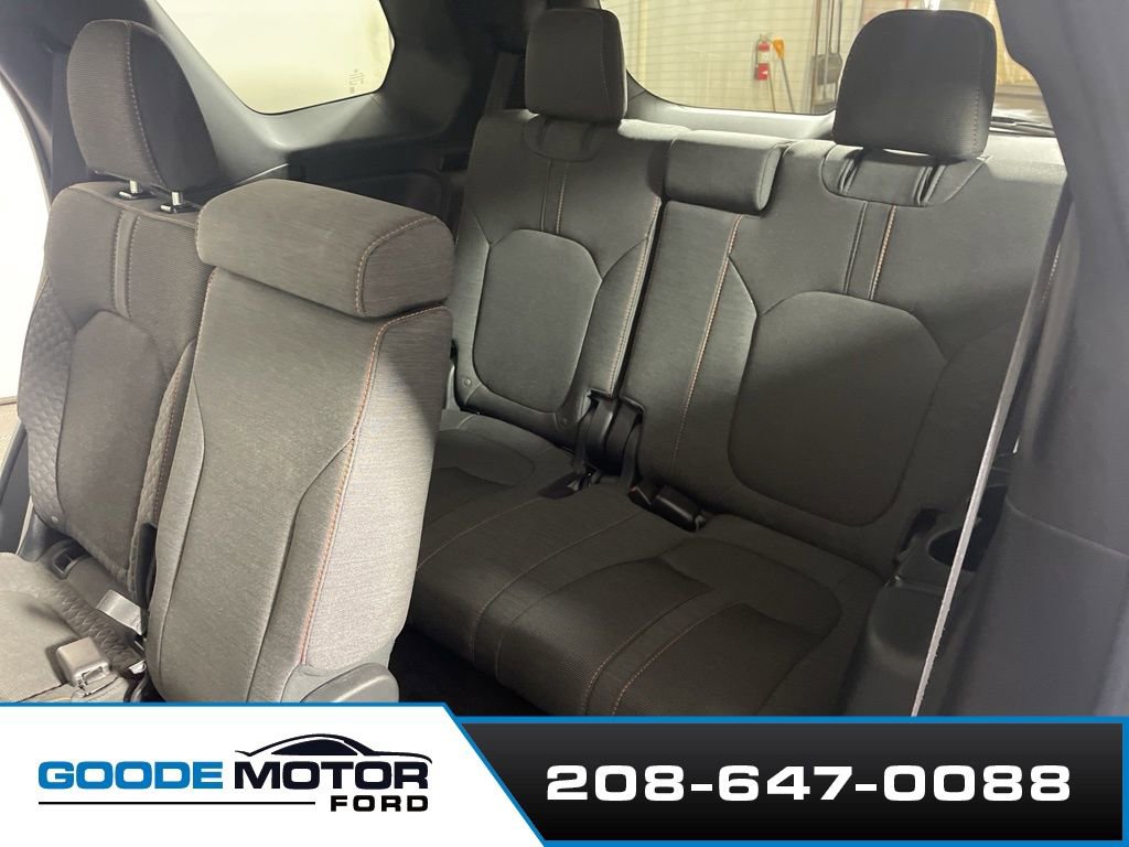 Used 2025 Honda Pilot Sport image 20