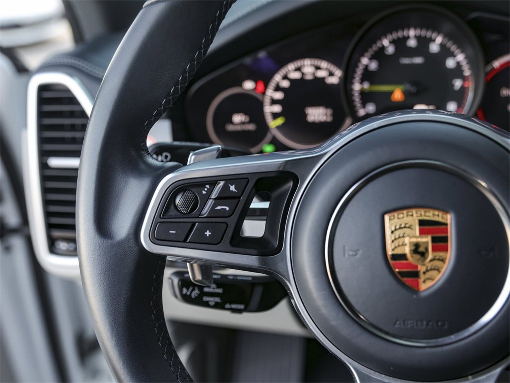 Certified 2023 Porsche Cayenne Platinum Edition image 20