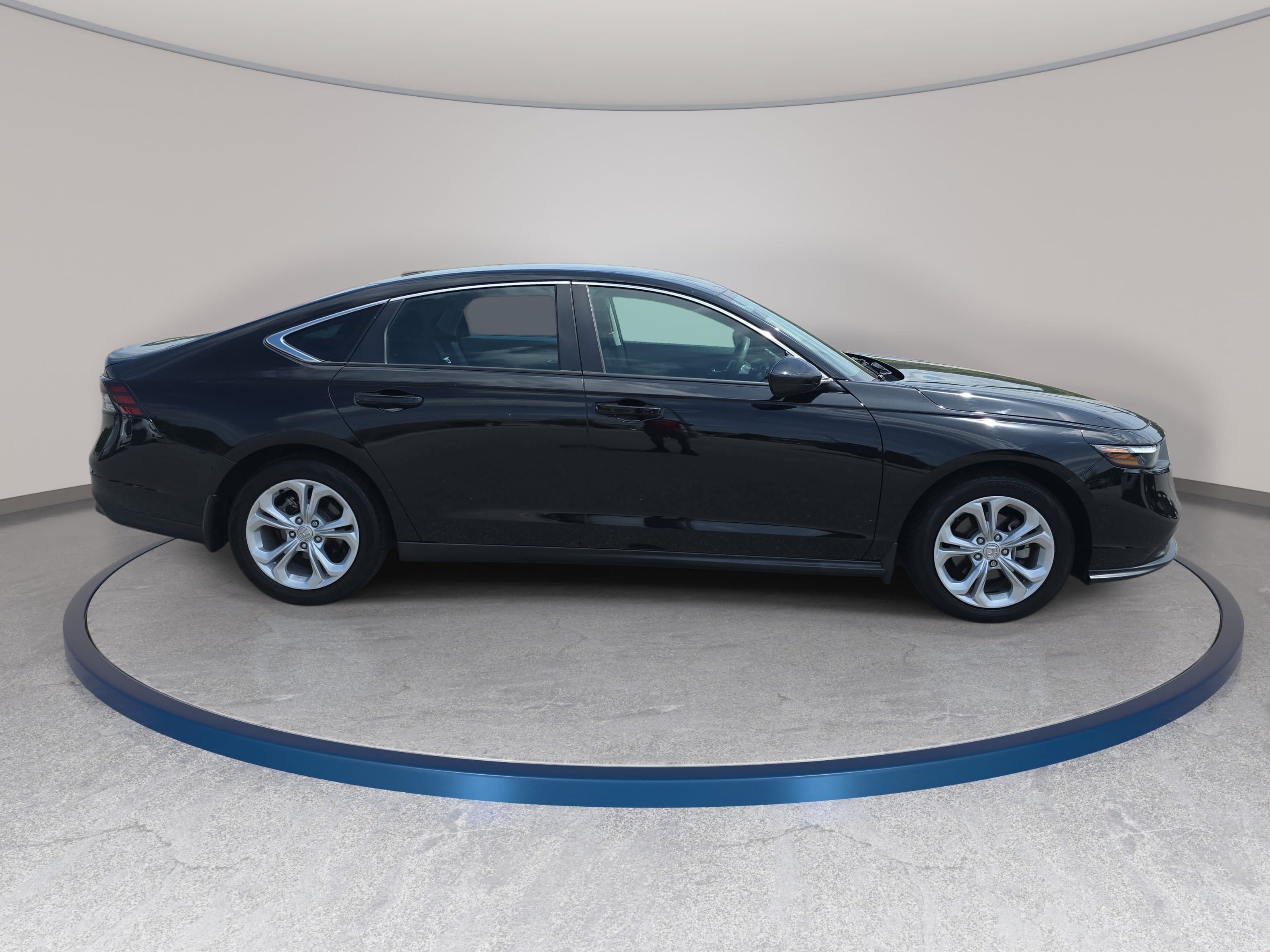 Used 2024 Honda Accord LX image 4