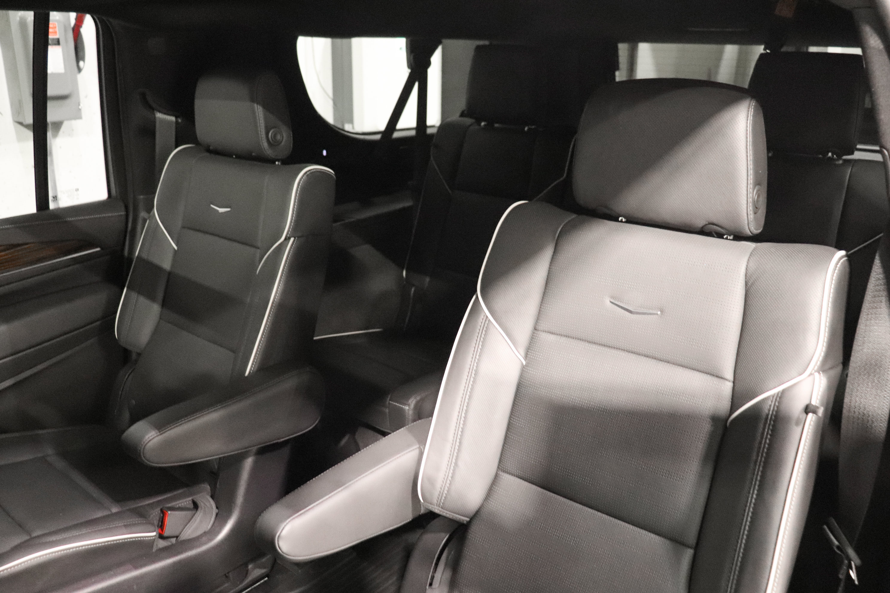 Used 2023 Cadillac Escalade ESV Premium Luxury AWD/4WD image 20