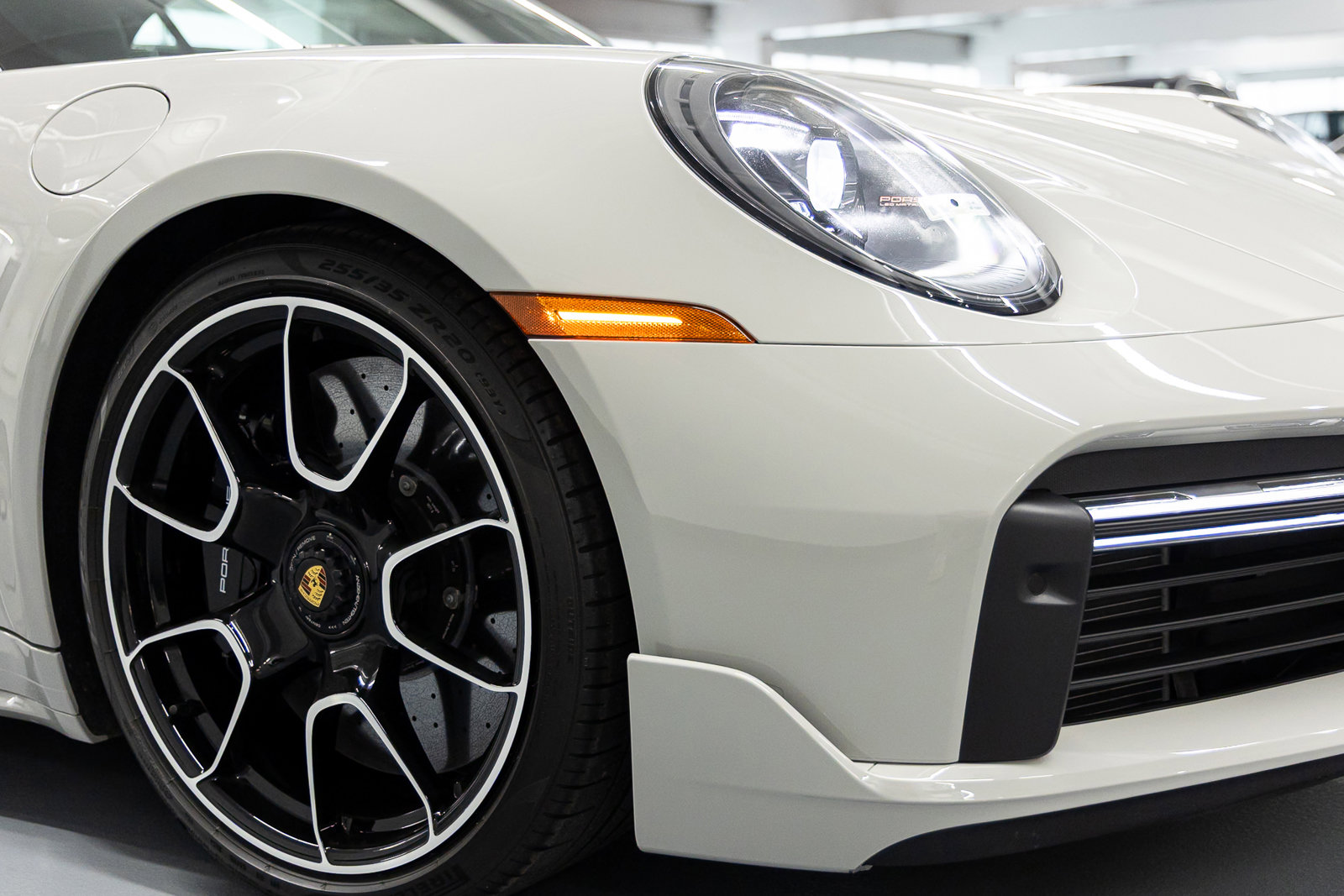 Used 2025 Porsche 911 Turbo S w/ 911 Turbo Sportdesign Package image 15