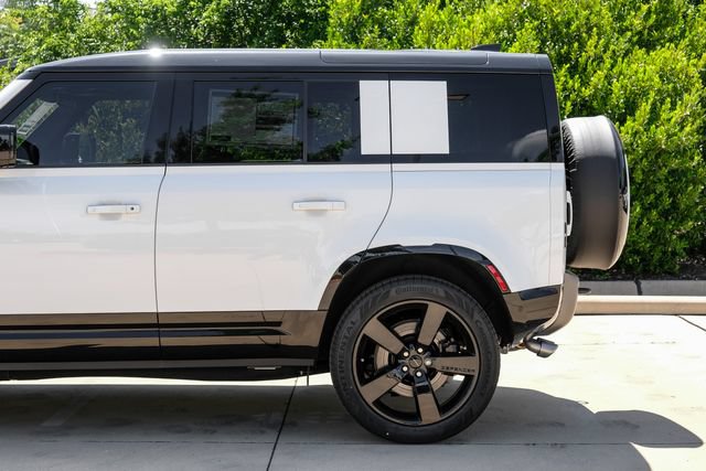 New 2026 Land Rover Defender 110 V8 AWD/4WD image 15