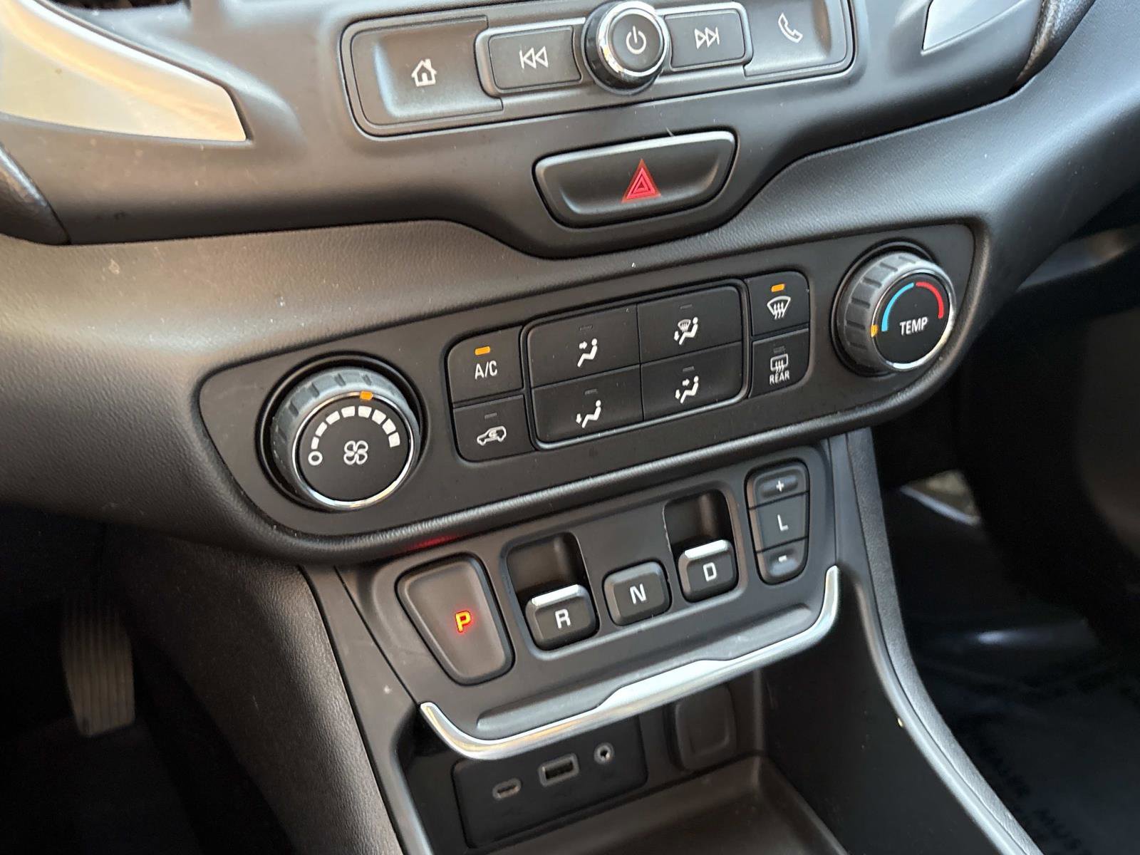 Used 2018 GMC Terrain SLE image 22