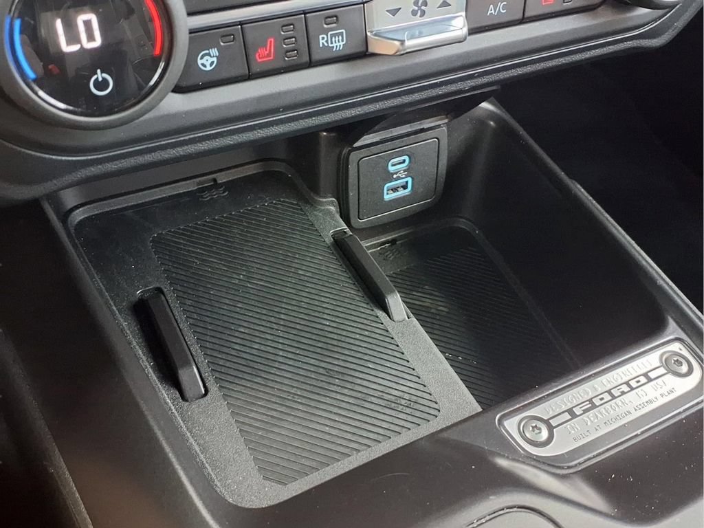 Used 2025 Ford Bronco Outer Banks AWD/4WD image 9
