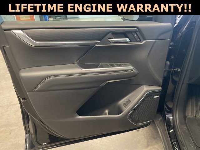 Used 2025 GMC Acadia Elevation image 12