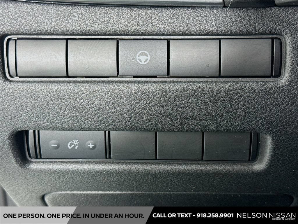 Used 2021 Nissan Rogue SV AWD/4WD image 10