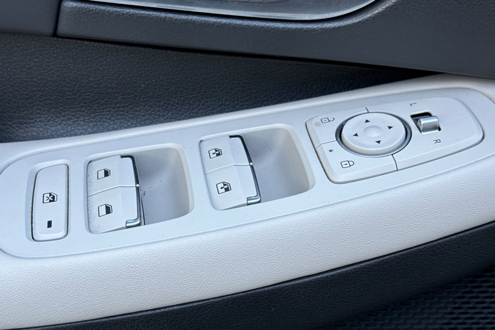 Used 2023 Hyundai Sonata SEL image 12