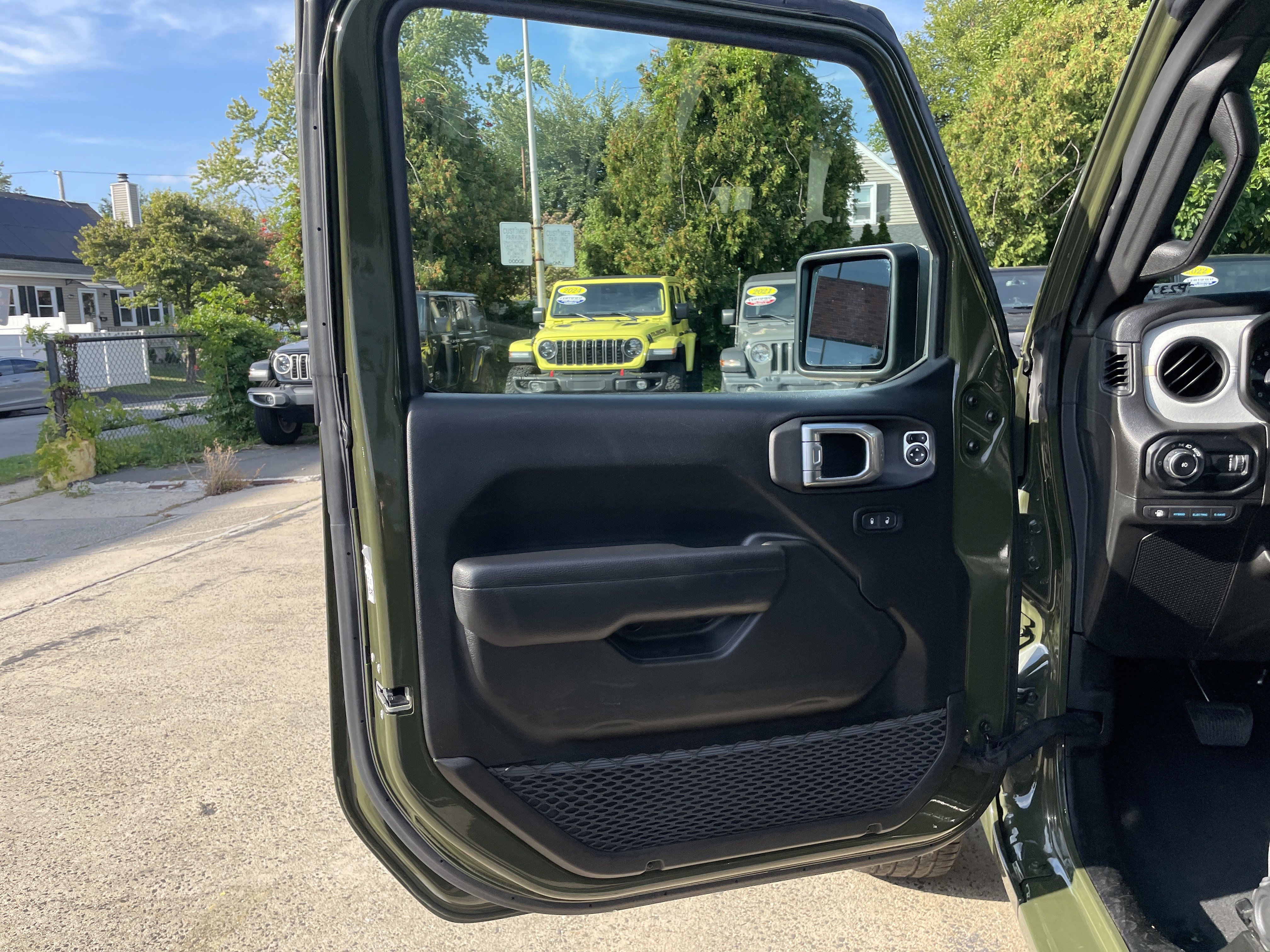 Certified 2024 Jeep Wrangler Sport S image 28