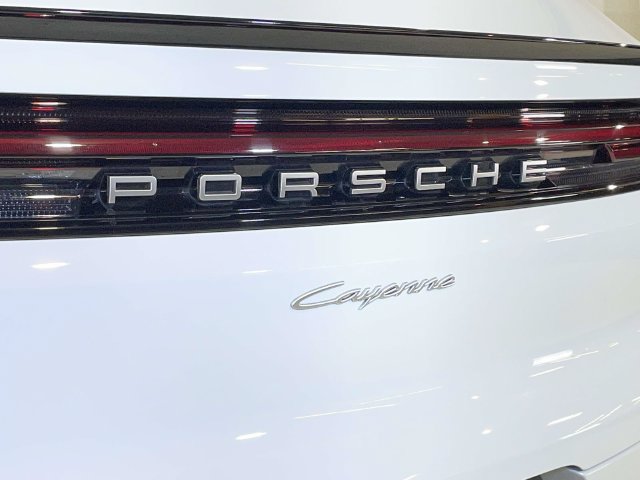 Certified 2026 Porsche Cayenne Coupe AWD/4WD image 16