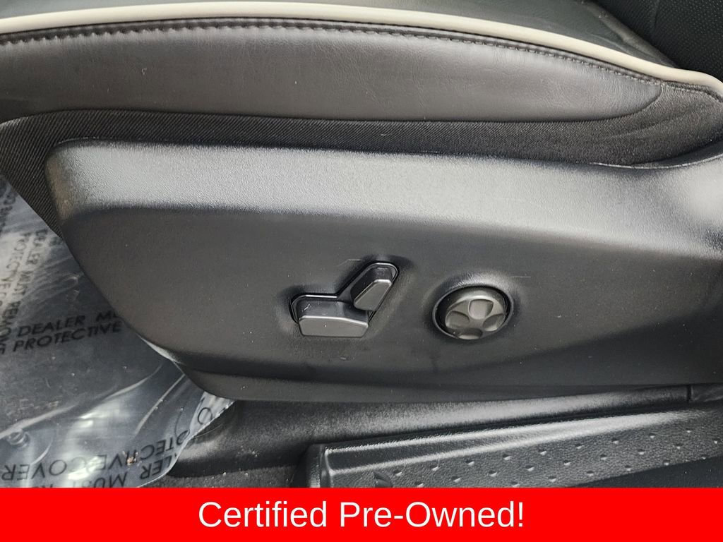 Used 2026 Chrysler Pacifica Limited image 12