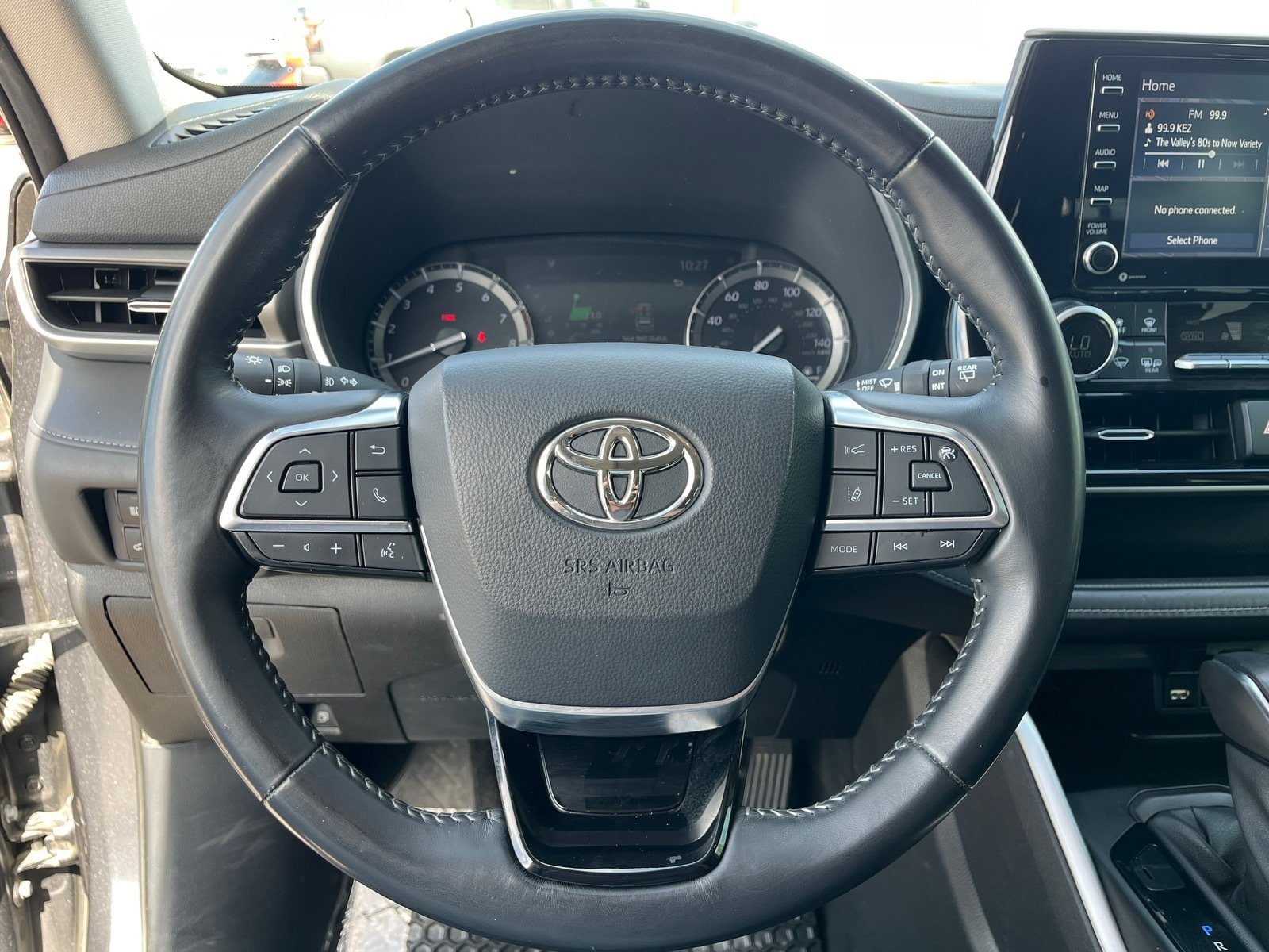 Used 2021 Toyota Highlander XLE FWD image 18