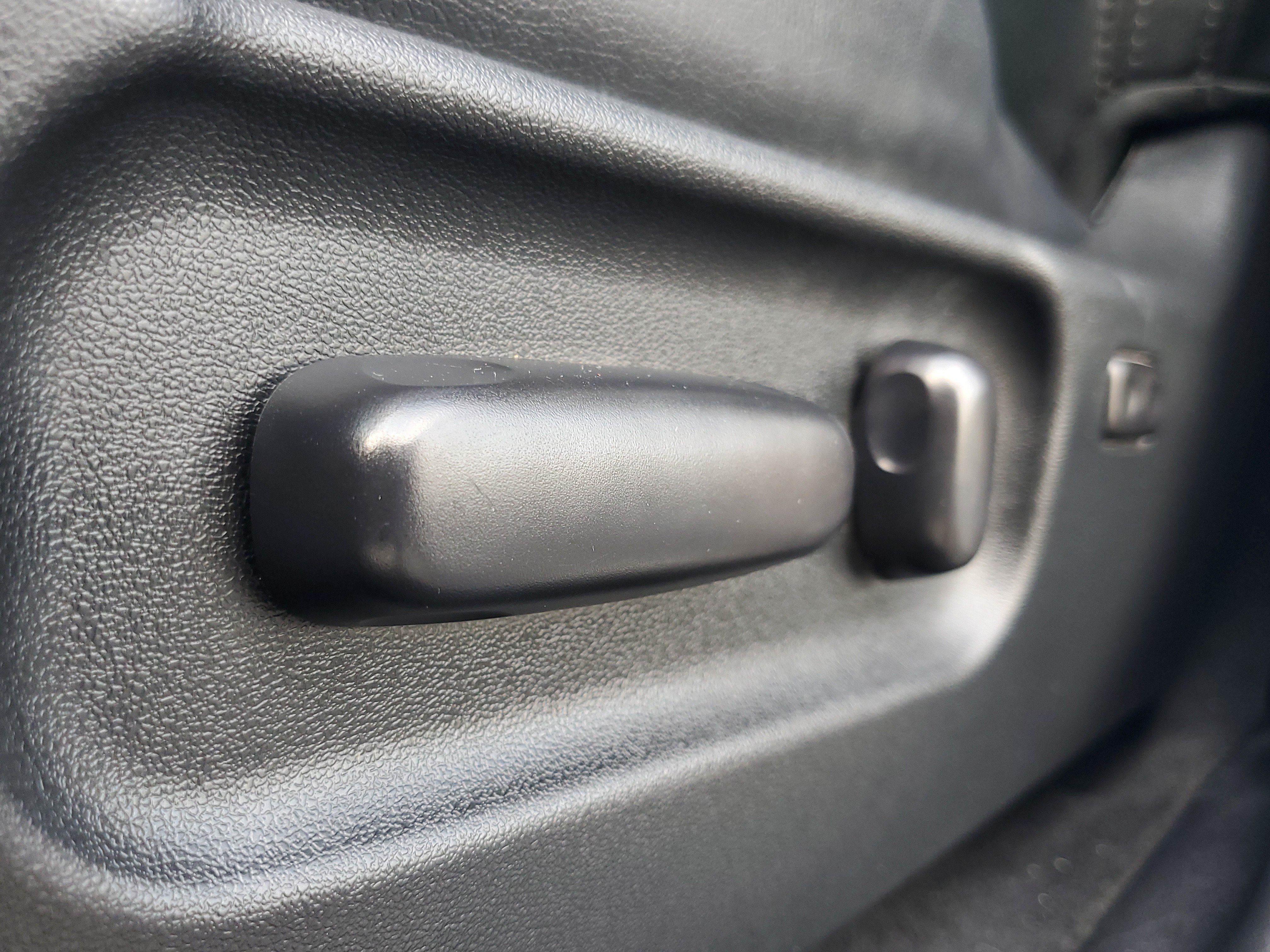 Used 2020 Toyota Tacoma Limited AWD/4WD image 20