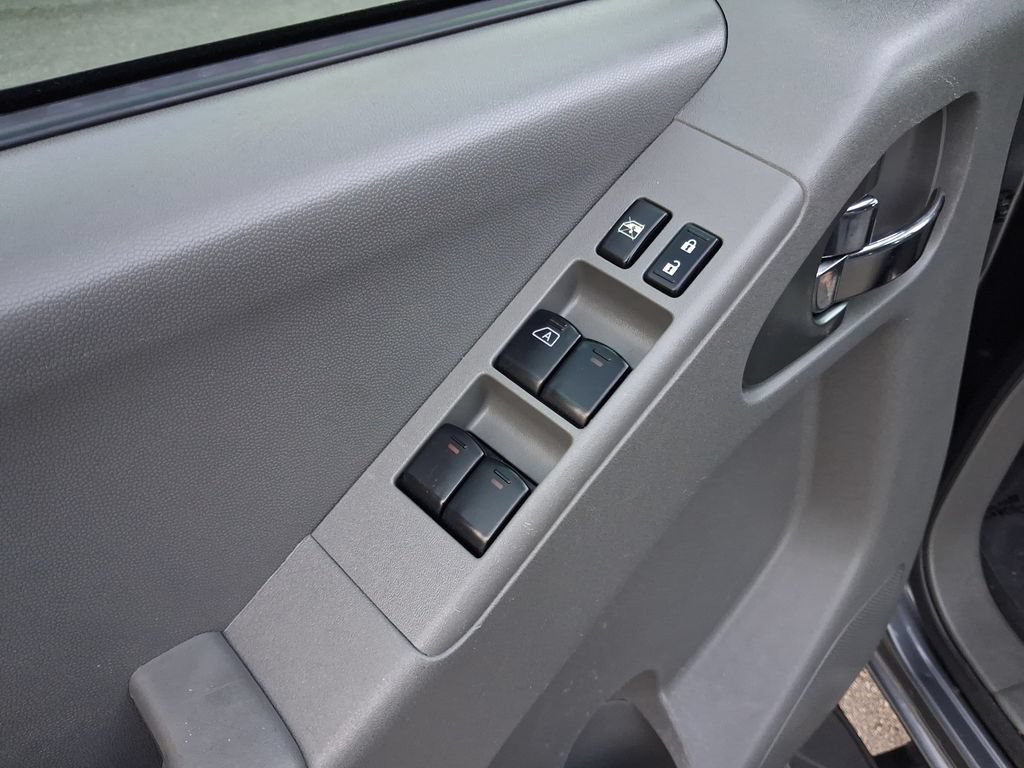 Used 2021 Nissan Frontier SV w/ Midnight Edition Floor Mats RWD image 16