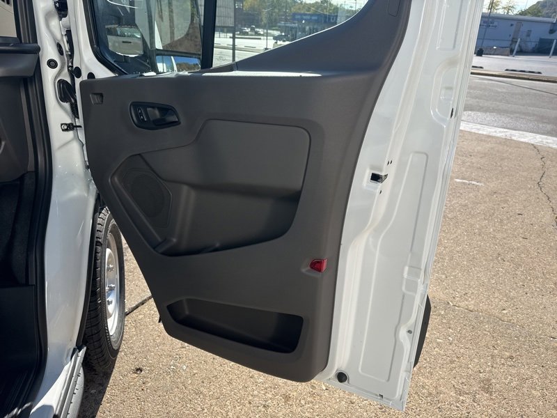 New 2025 Ford Transit 250 Low Roof image 15