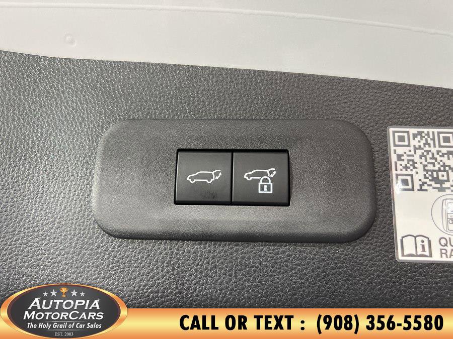 Used 2025 Toyota Crown Signia AWD/4WD image 19