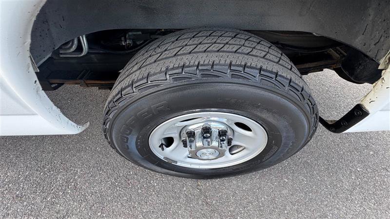 Used 2017 Chevrolet Express 3500 LS RWD image 32