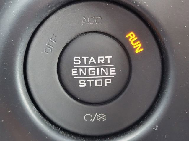 Certified 2023 Jeep Gladiator Sport AWD/4WD image 4