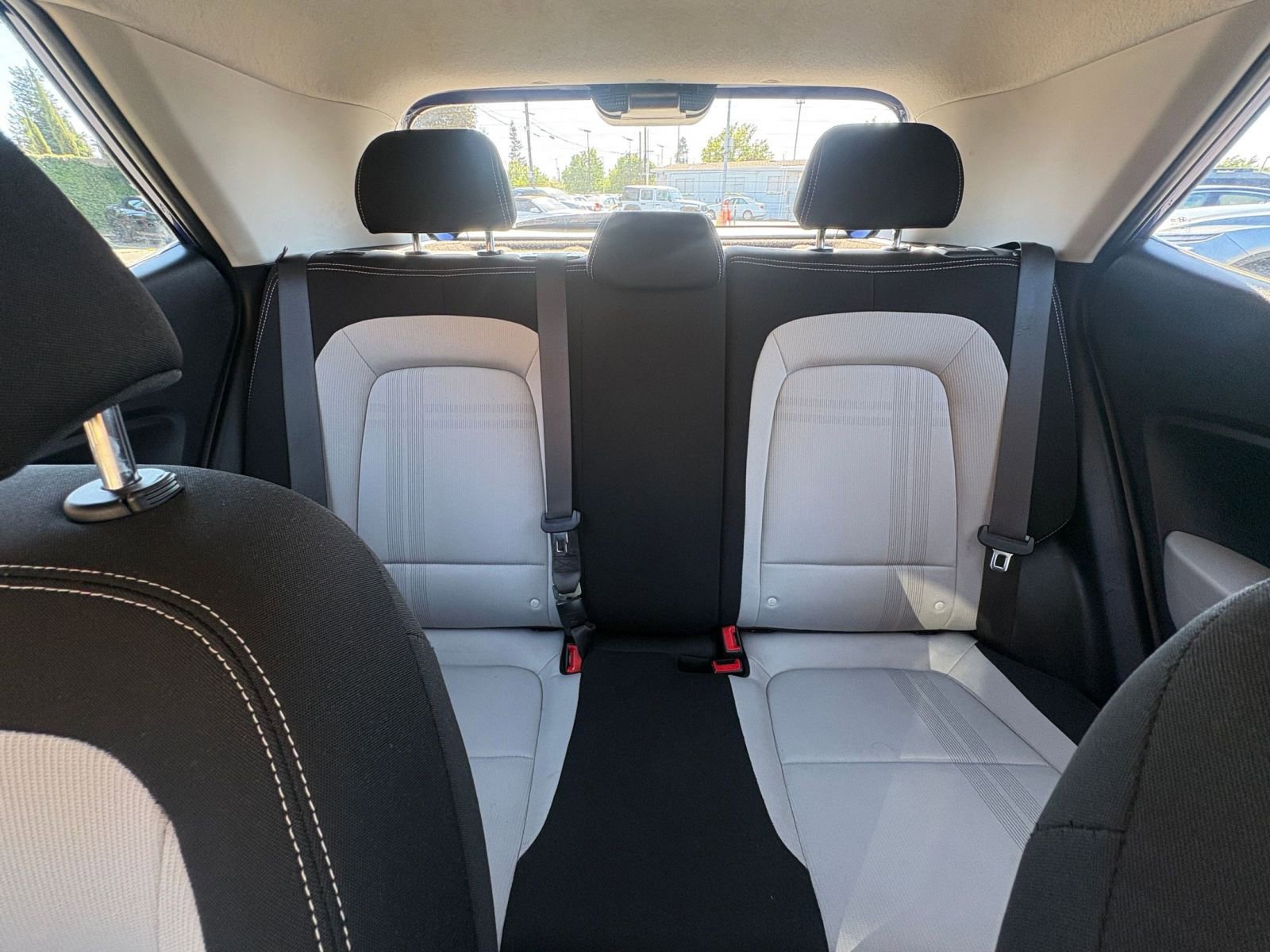 Used 2025 Hyundai Venue SEL image 38