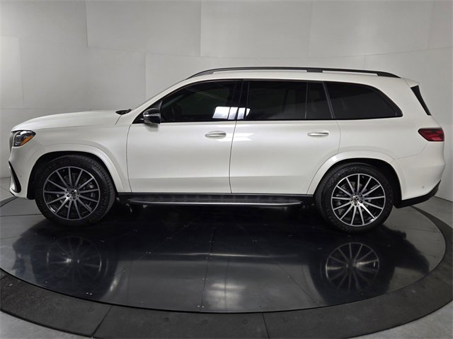 Used 2024 Mercedes-Benz GLS 580 4MATIC image 3