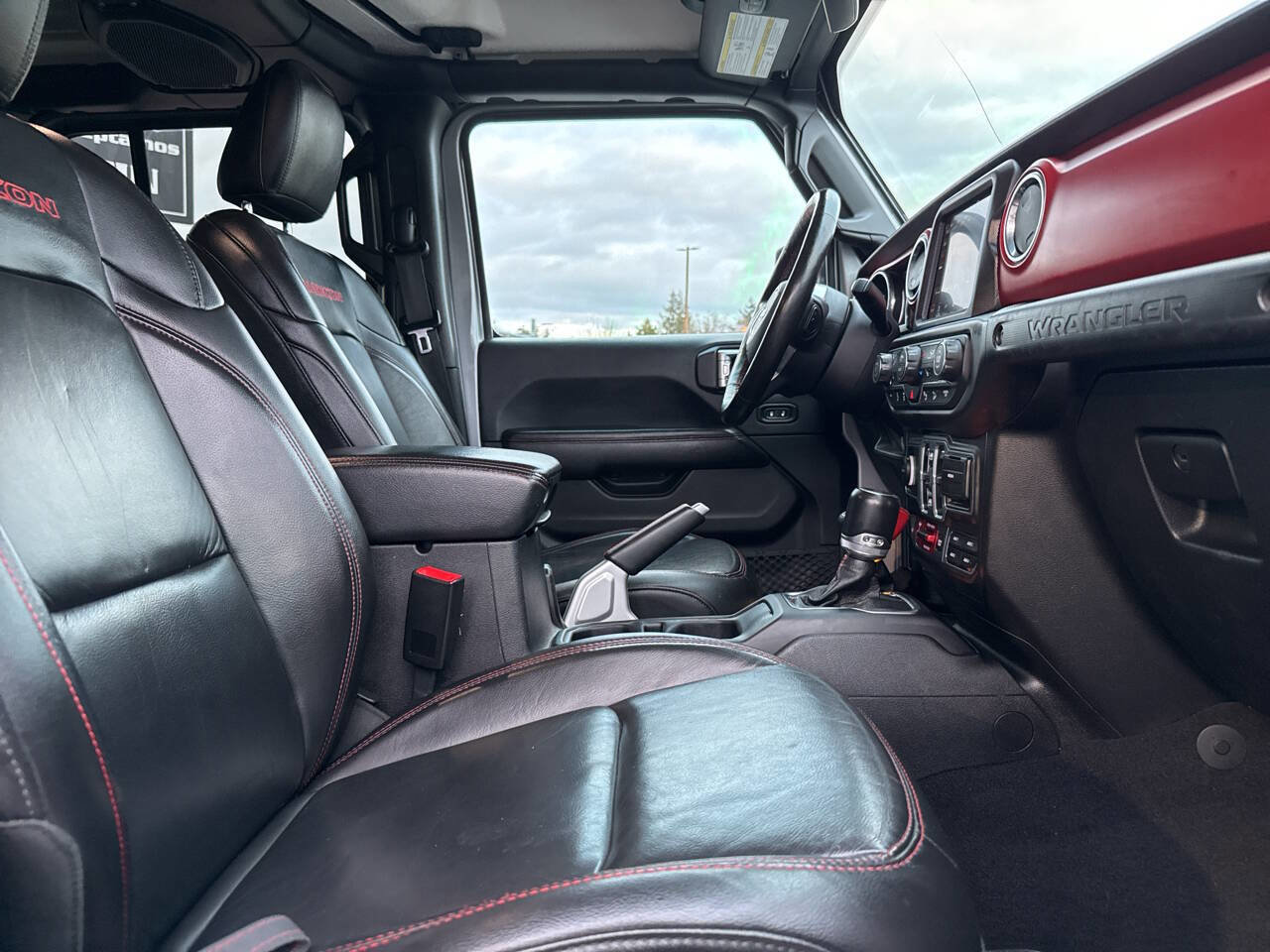 Used 2018 Jeep Wrangler Unlimited Rubicon w/ Uconnect 4C Nav & Sound Group image 15