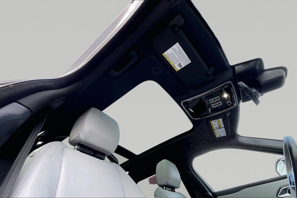 Certified 2026 Land Rover Range Rover Velar S image 27