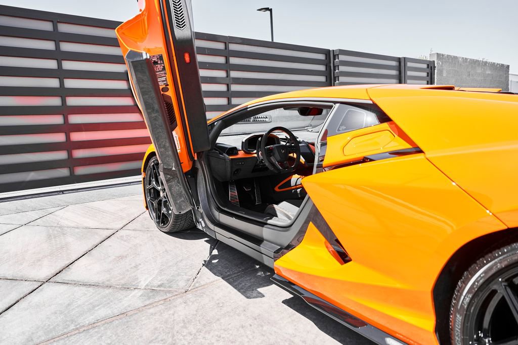 Used 2024 Lamborghini Revuelto AWD/4WD image 37