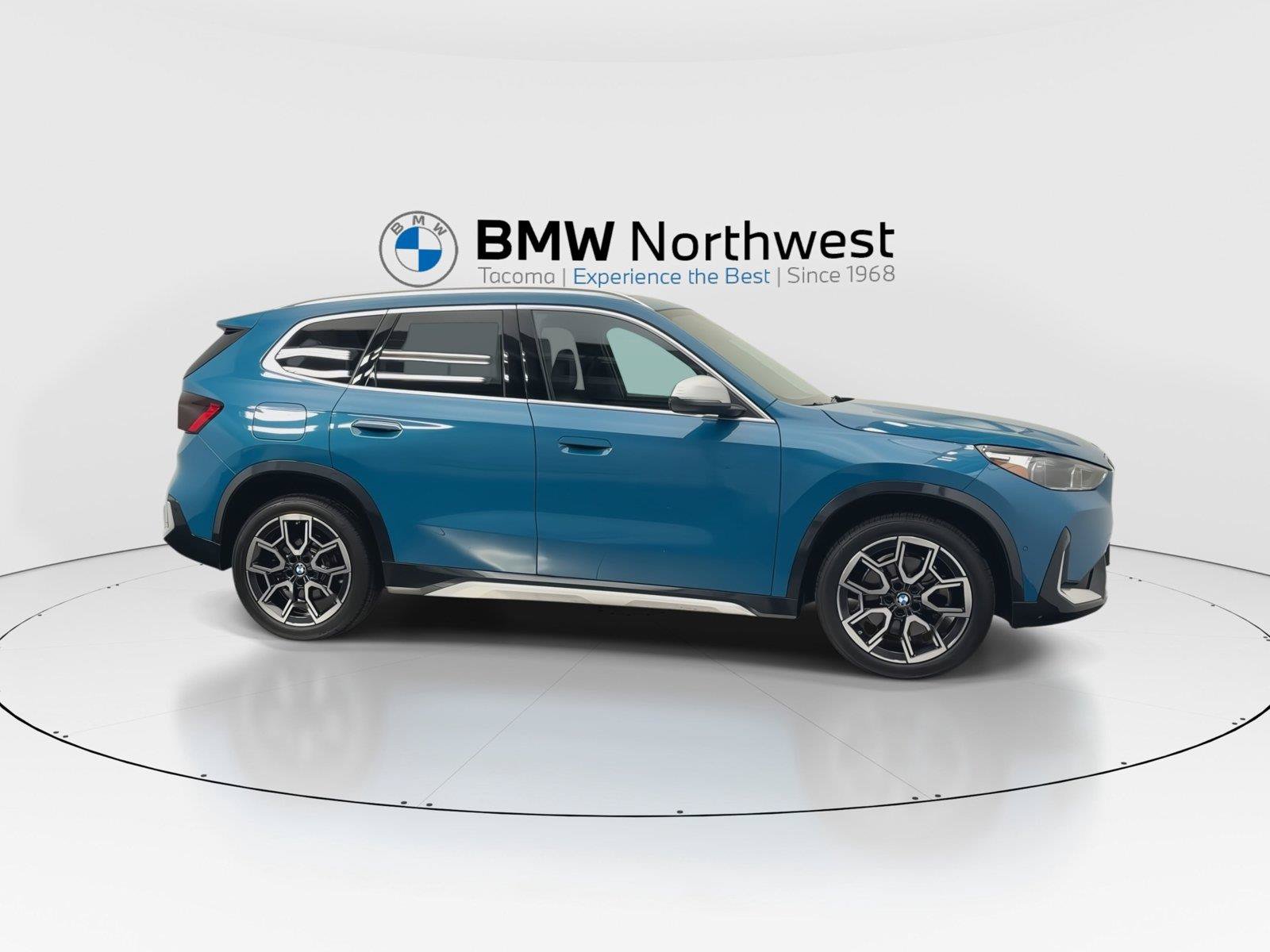 Used 2024 BMW X1 xDrive28i w/ Convenience Package AWD/4WD image 3