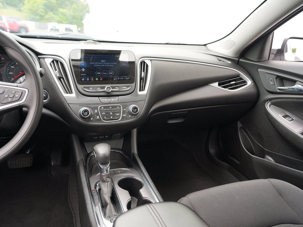 Used 2024 Chevrolet Malibu LT FWD image 21