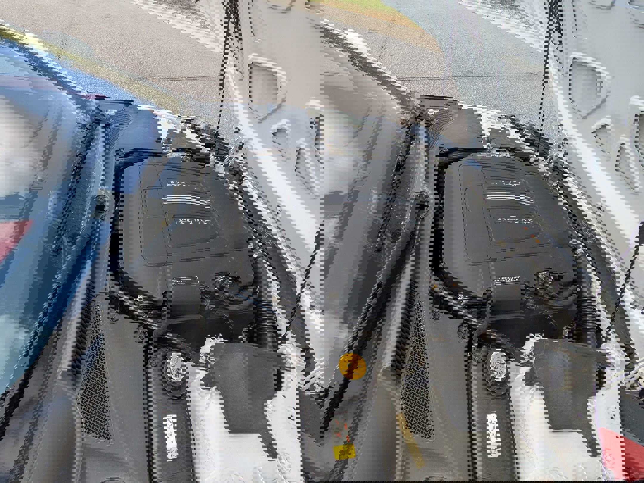 Used 2017 Jaguar F-TYPE R image 25