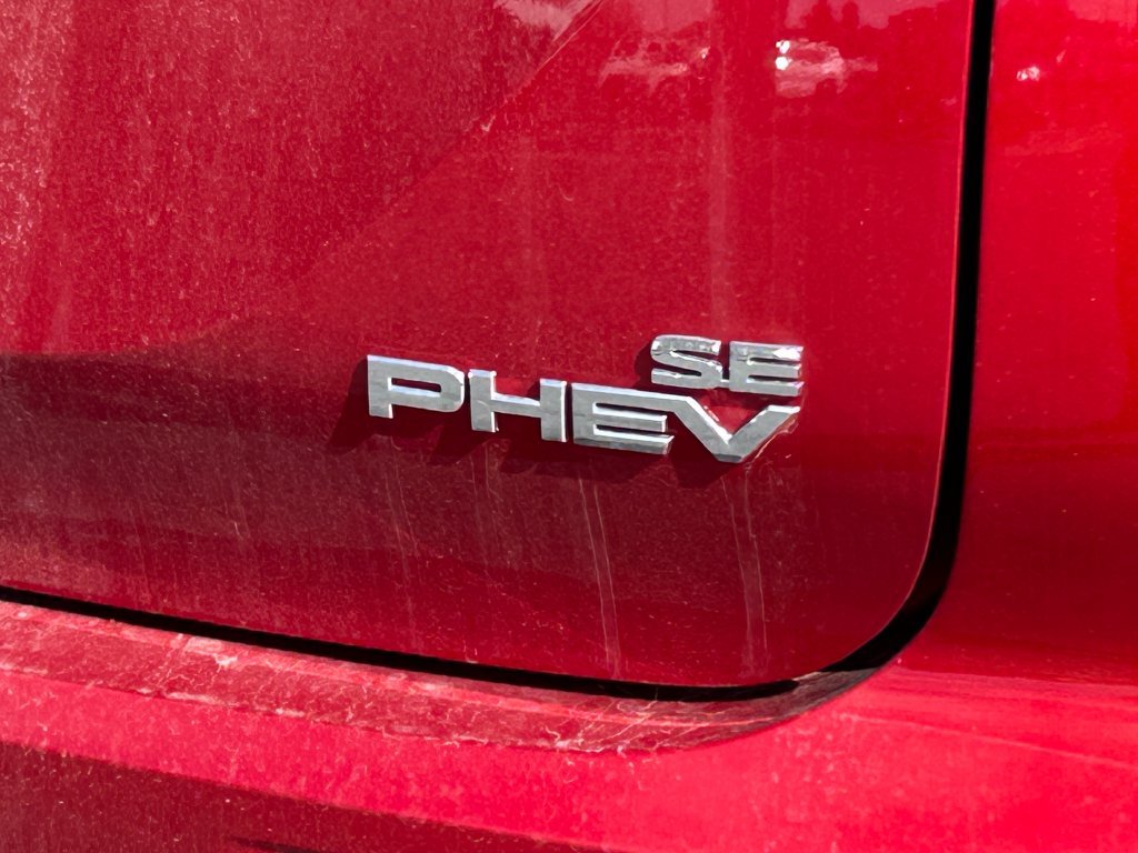 Used 2025 Mitsubishi Outlander 4WD Plug-In Hybrid image 4