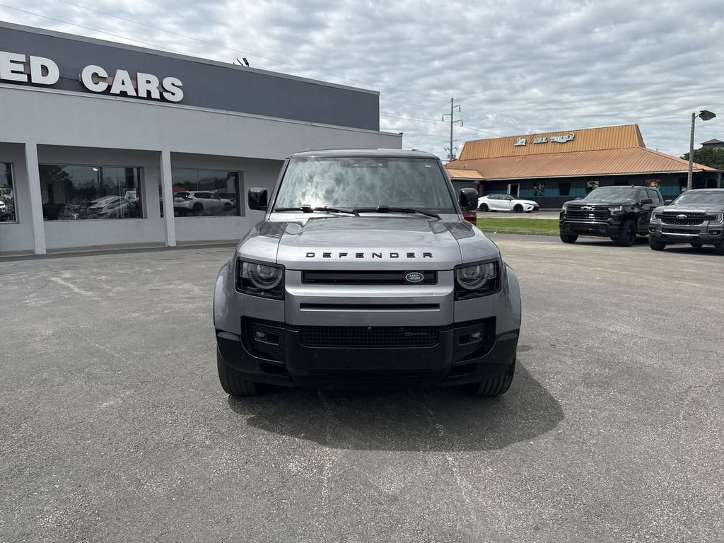 Used 2023 Land Rover Defender 90 X-Dynamic SE AWD/4WD image 16