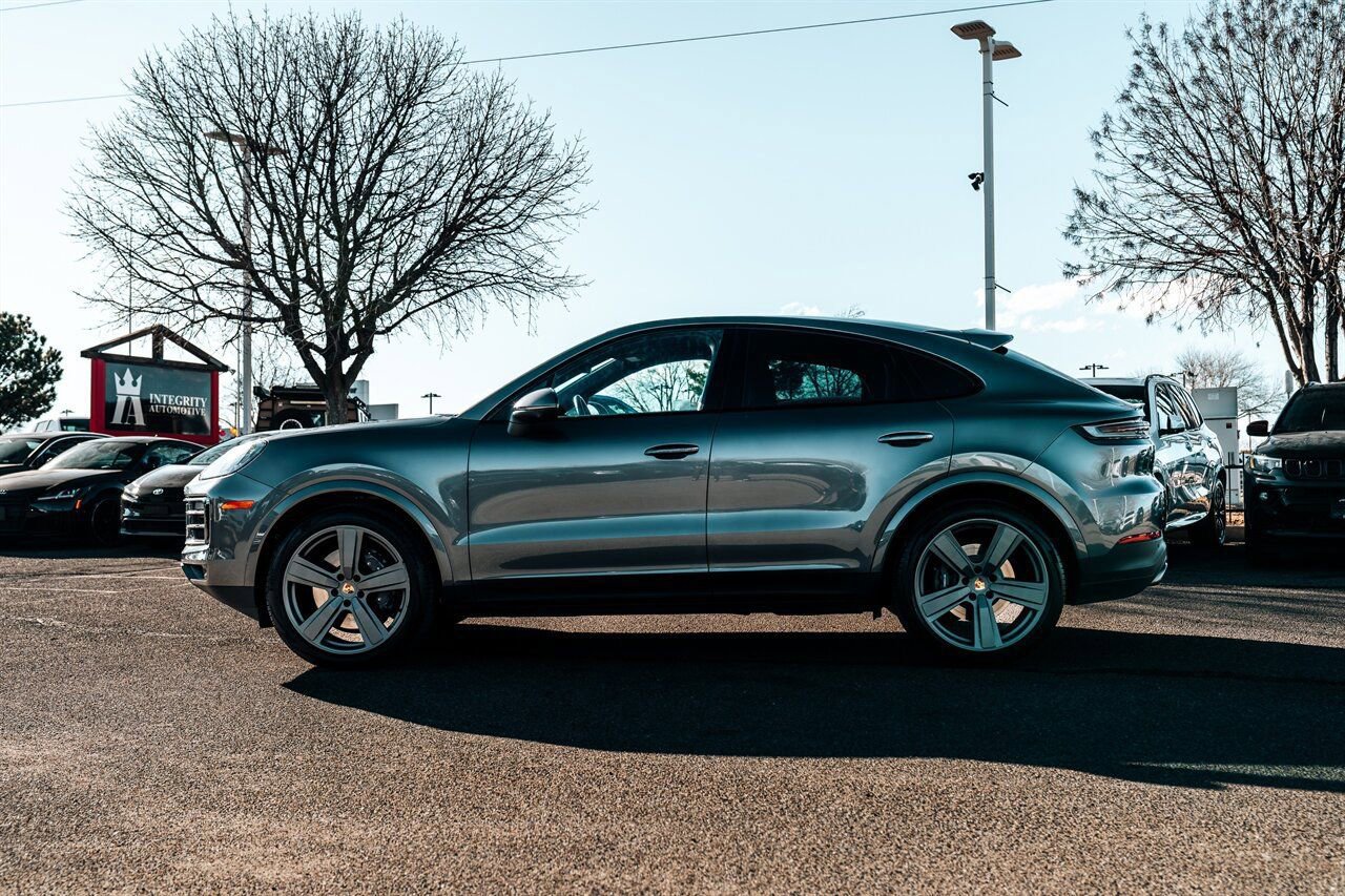 Used 2024 Porsche Cayenne Coupe image 4