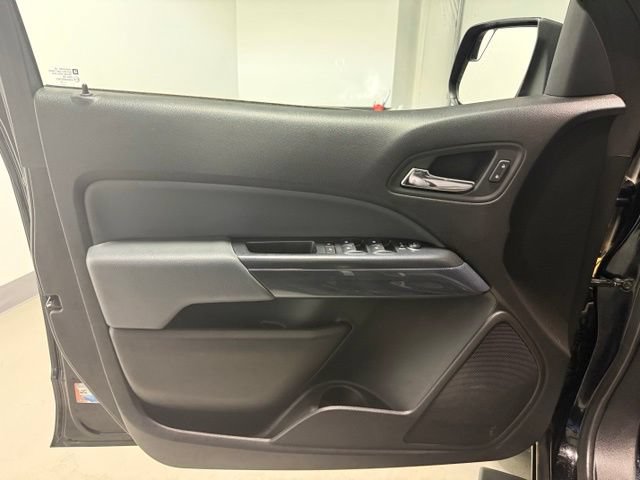 Certified 2017 Chevrolet Colorado Z71 w/ Z71 Midnight Edition AWD/4WD image 9