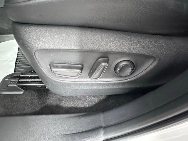 Used 2023 Toyota Highlander XLE image 23