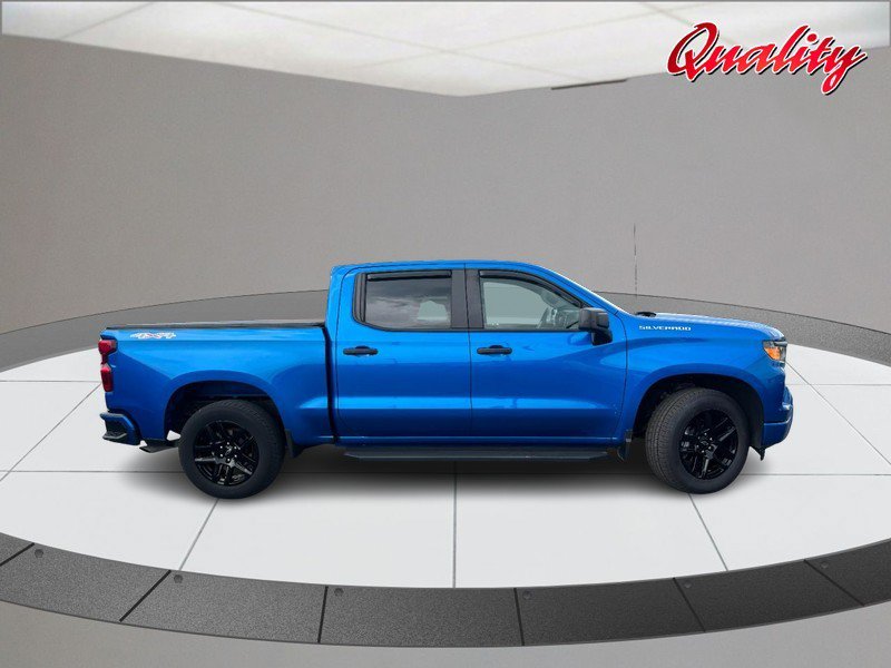 Used 2023 Chevrolet Silverado 1500 Custom AWD/4WD image 2