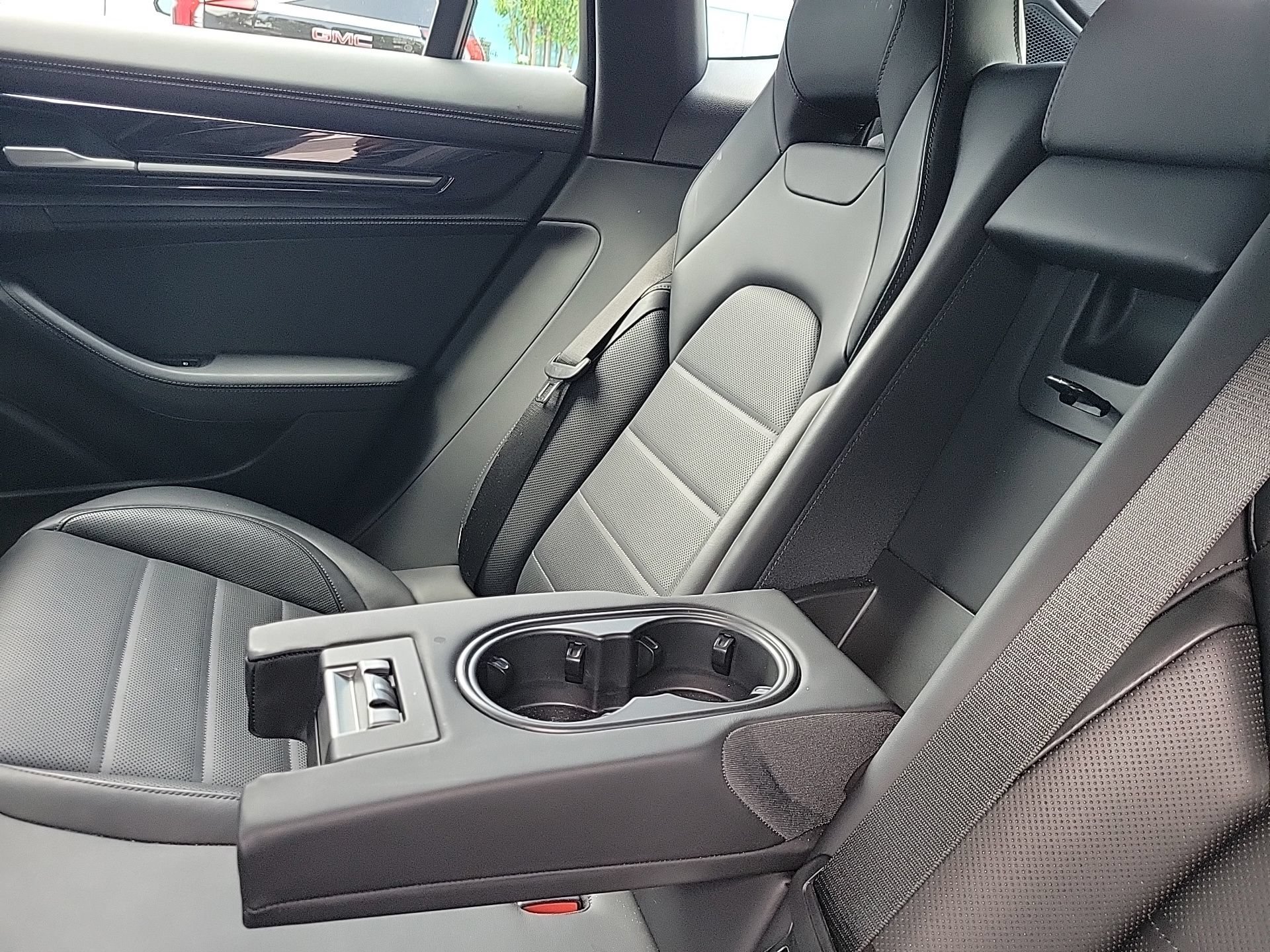 Used 2024 Porsche Panamera w/ Premium Package RWD image 18