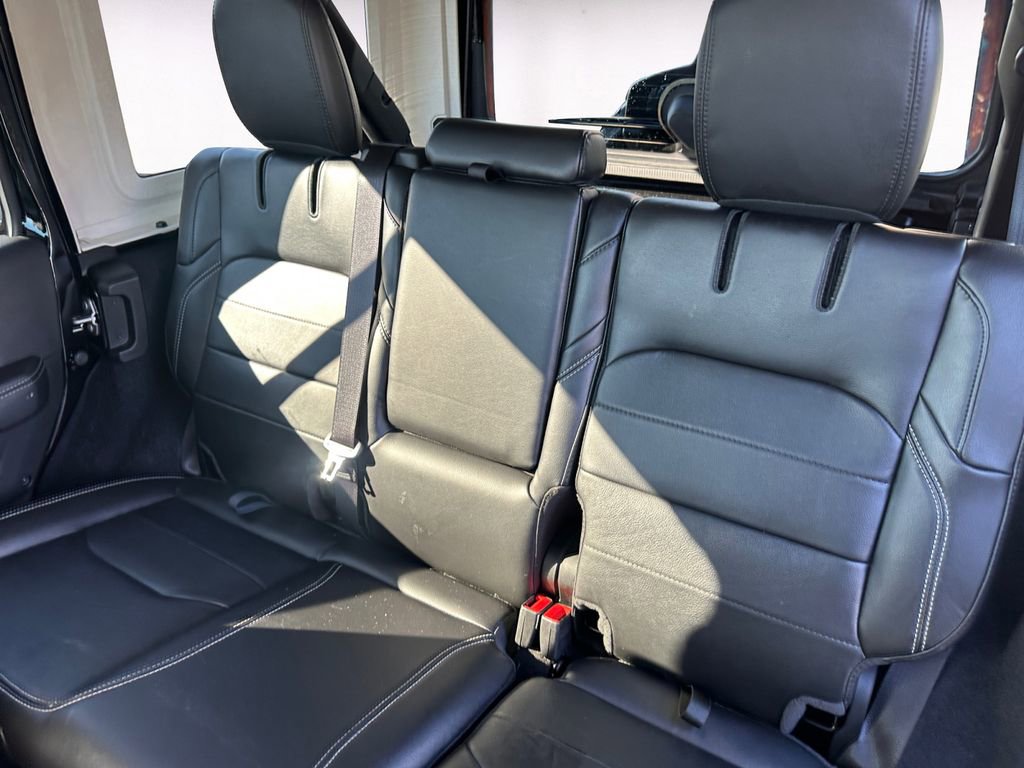Used 2022 Jeep Wrangler Unlimited Sahara w/ Cold Weather Group image 13