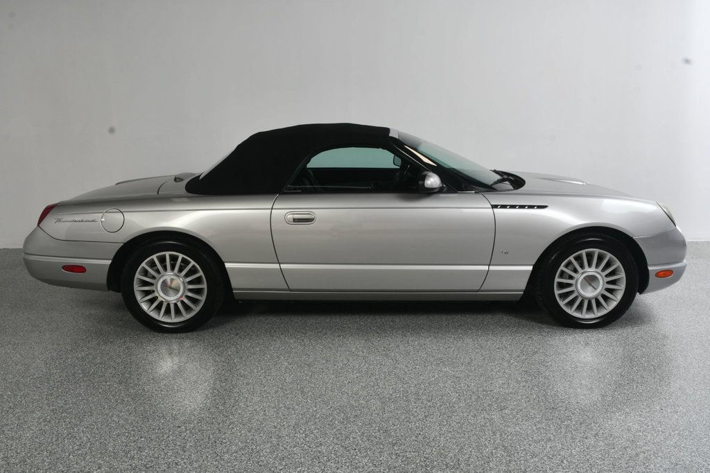 Used 2004 Ford Thunderbird RWD image 9