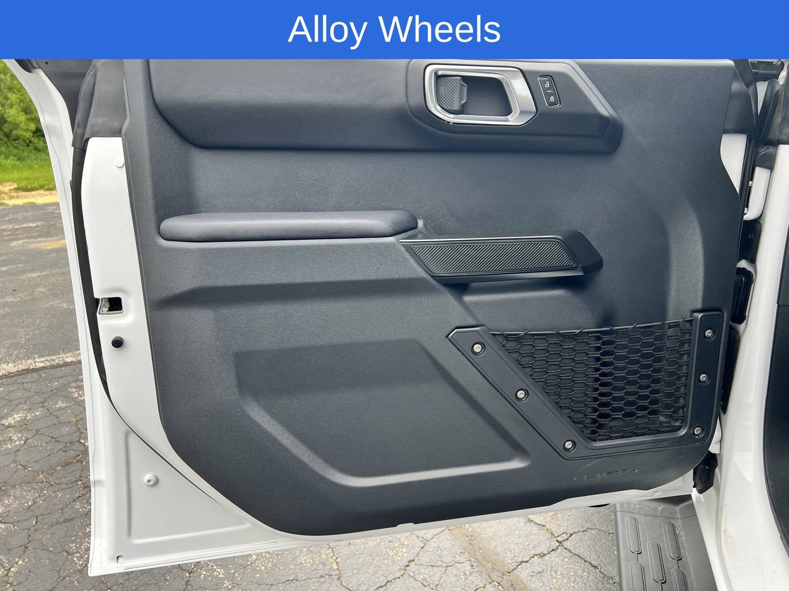 Used 2025 Ford Bronco Outer Banks AWD/4WD image 11