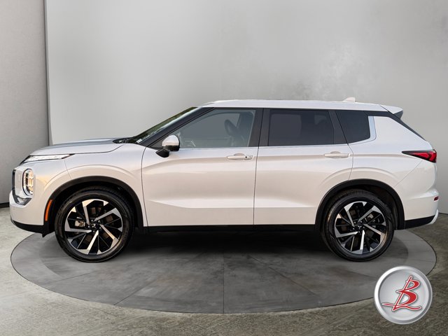Used 2024 Mitsubishi Outlander SE image 4