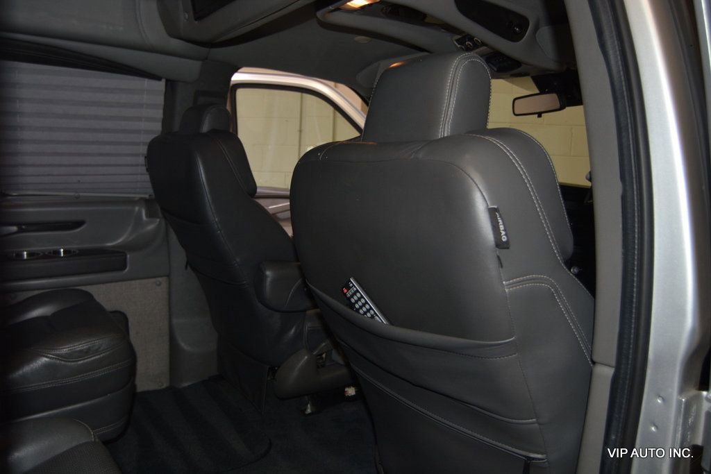Used 2020 GMC Savana 2500 Extended w/ Enhanced Convenience Package image 14
