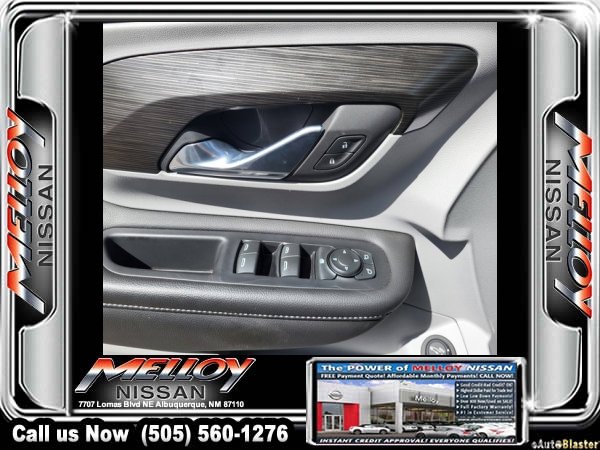 Used 2023 GMC Terrain SLE w/ Driver Convenience Package image 16