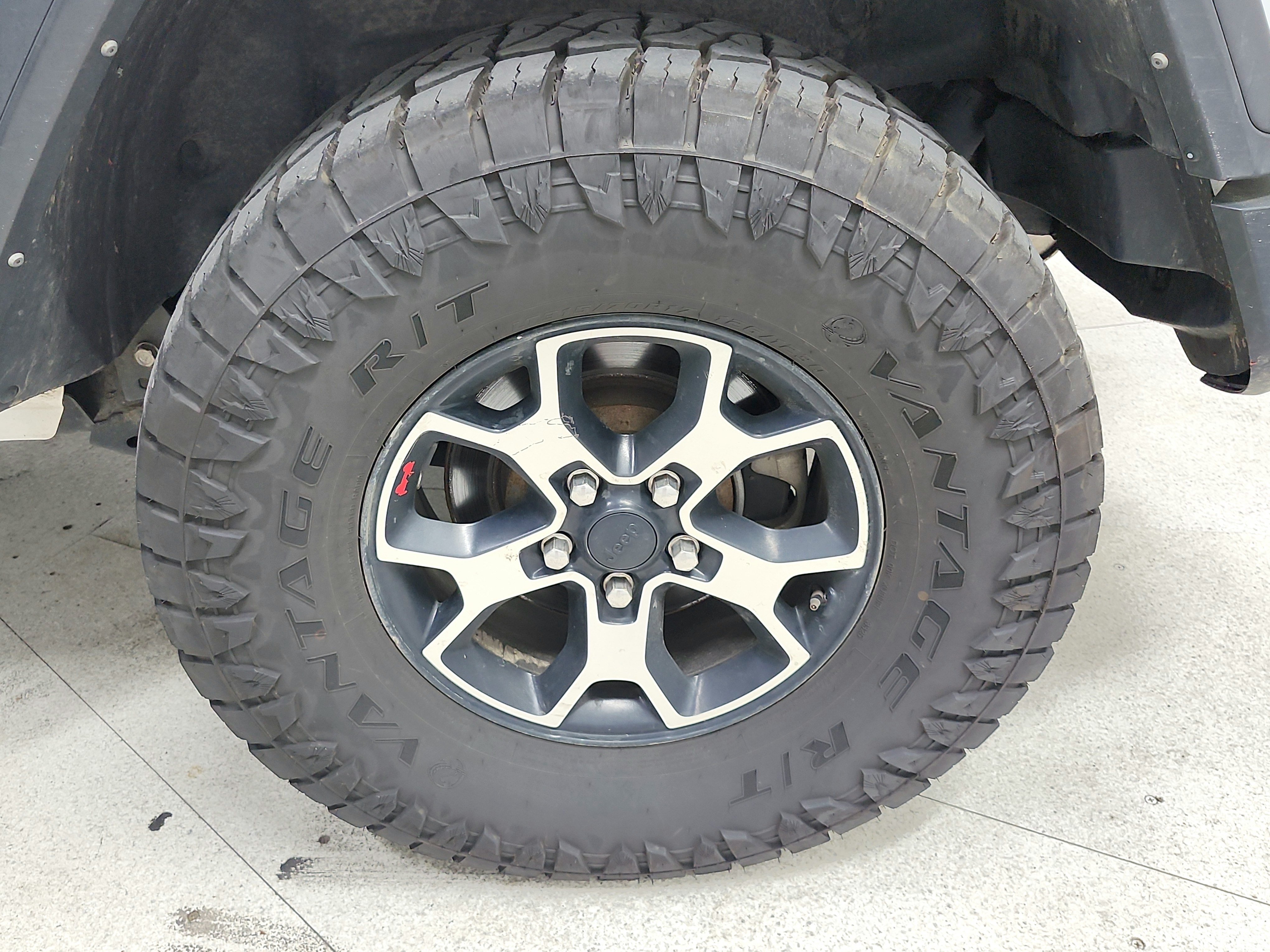 Used 2021 Jeep Wrangler Unlimited Rubicon AWD/4WD image 14