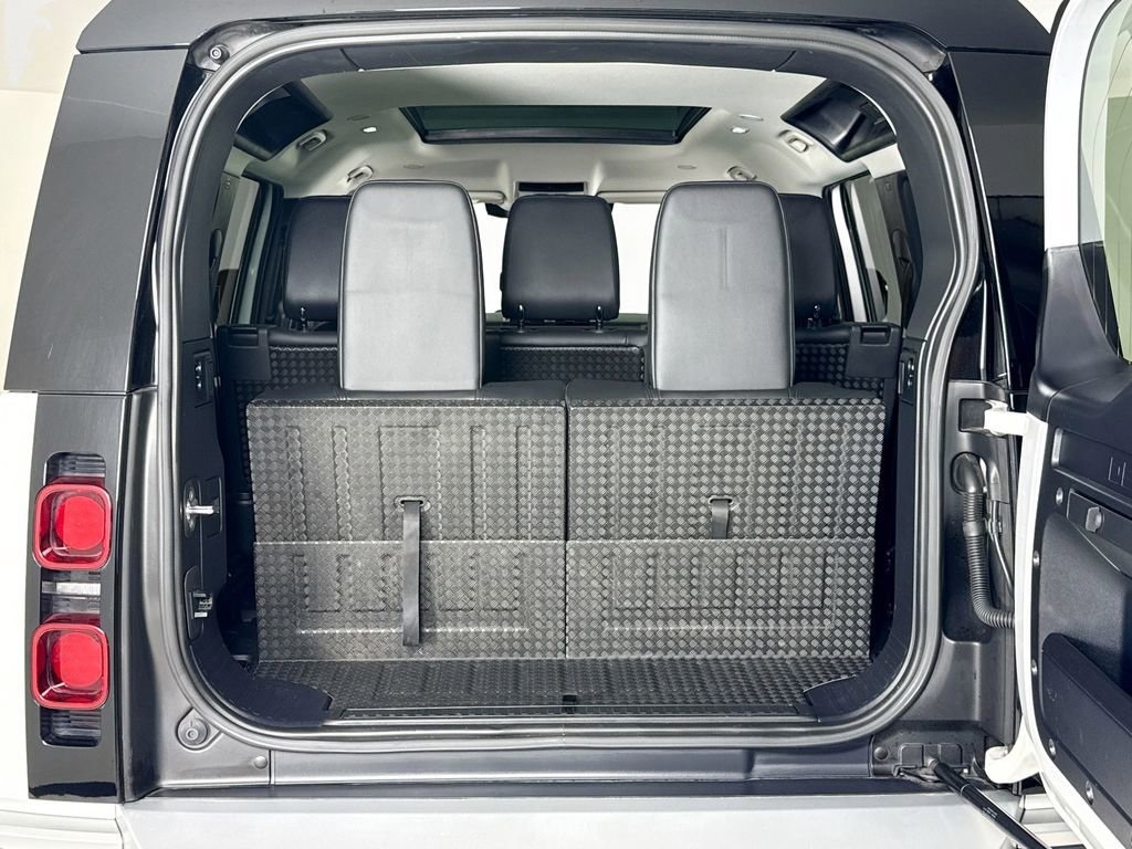 Used 2023 Land Rover Defender 110 S image 25