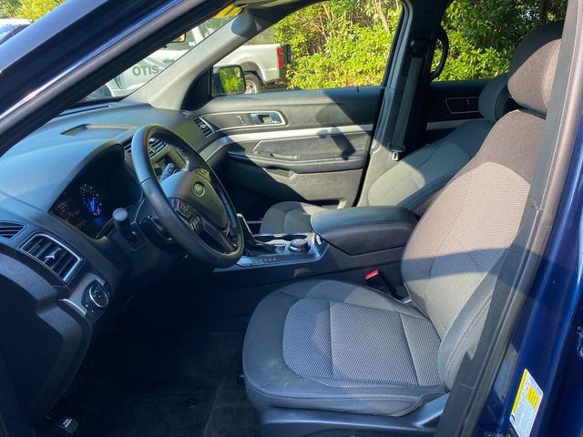 Used 2017 Ford Explorer XLT AWD/4WD image 12