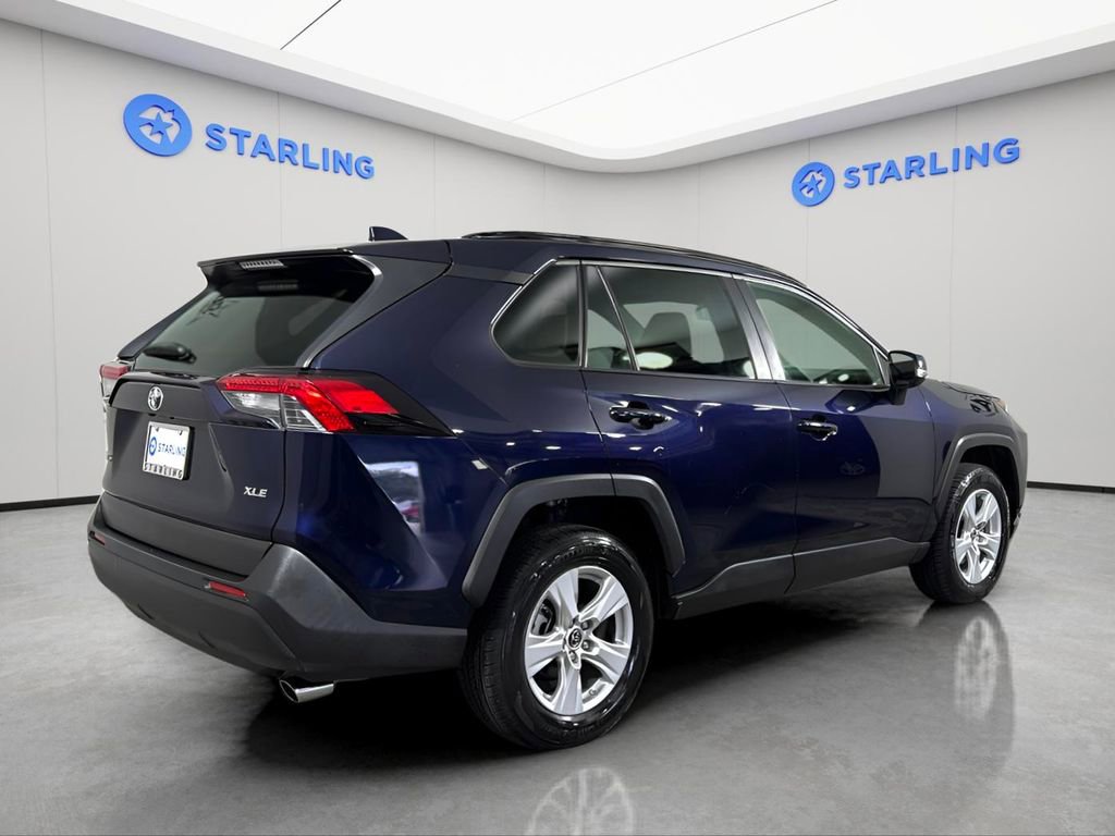 Used 2019 Toyota RAV4 XLE w/ Convenience Package FWD image 9